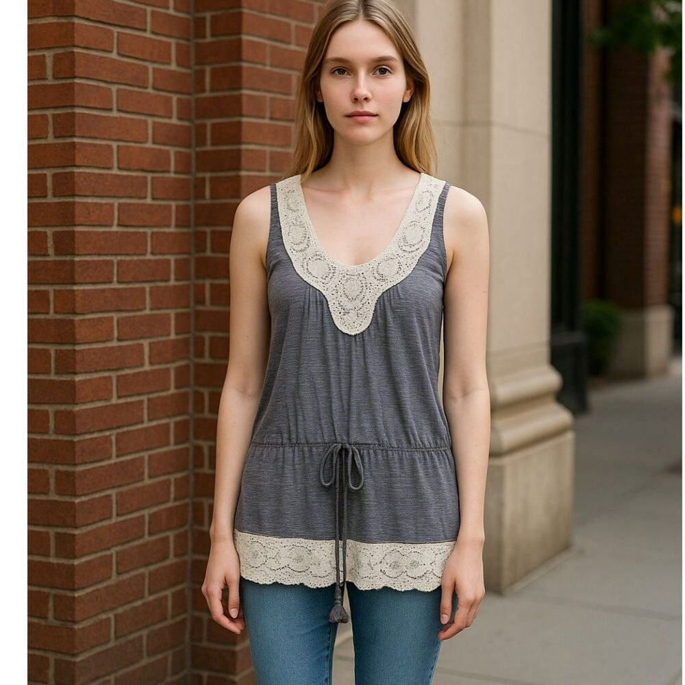 Banana Republic M Knit Tunic Top Gray w Ivory Crochet Edging Sleeveless V Neck